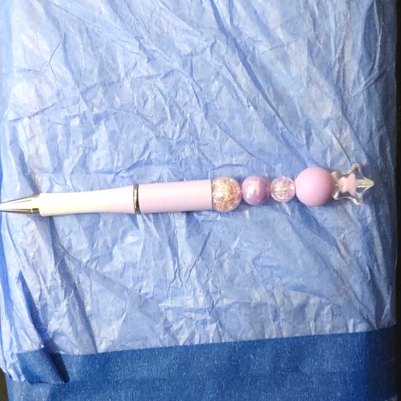 HANDMADE BEADED PENS COLOR PURPLE TOPPER IS A STAR GREAT GIFT - Picture 4 of 4